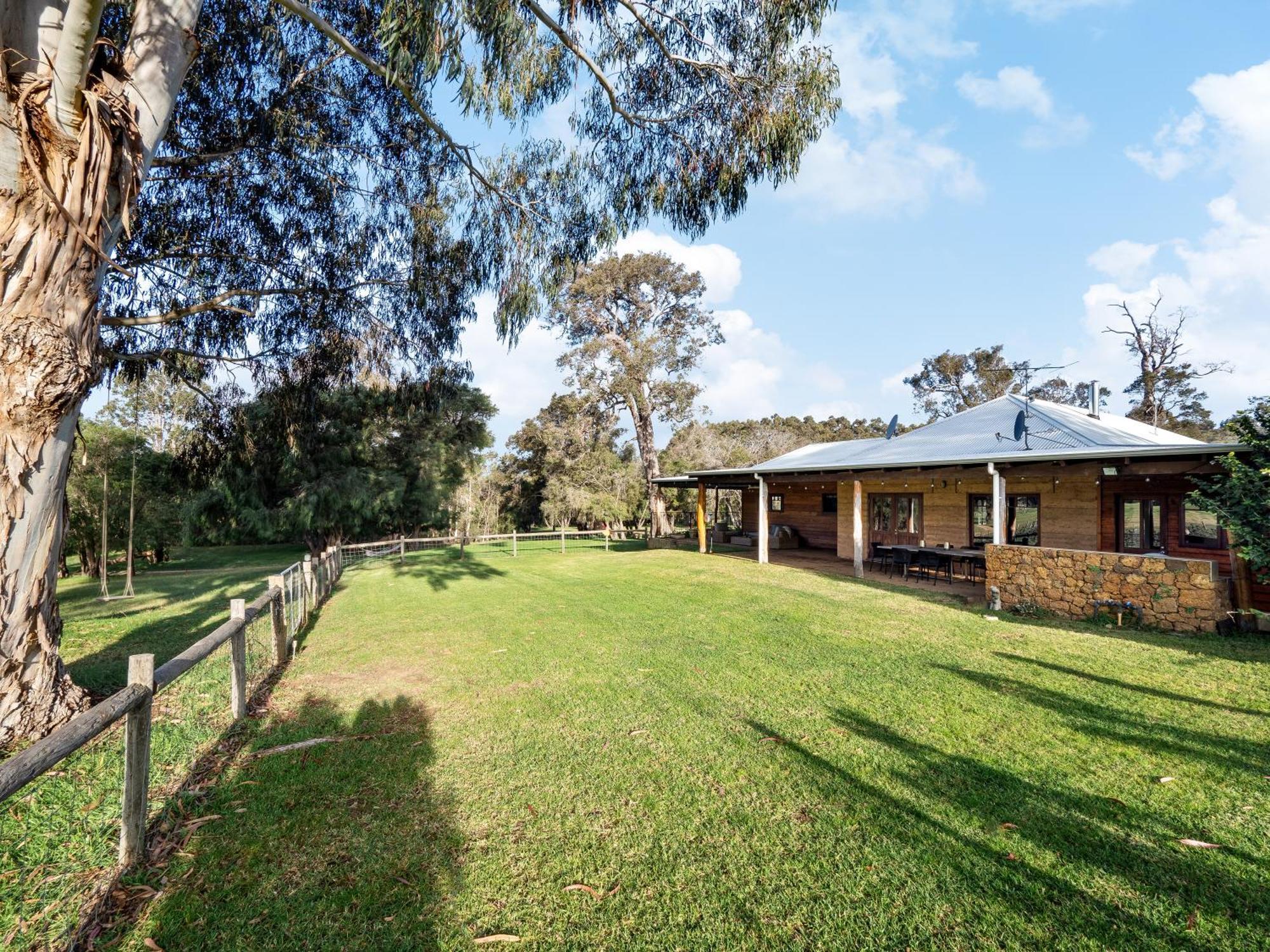 Island Brook Estate Vineyard And Chalets Yelverton Εξωτερικό φωτογραφία