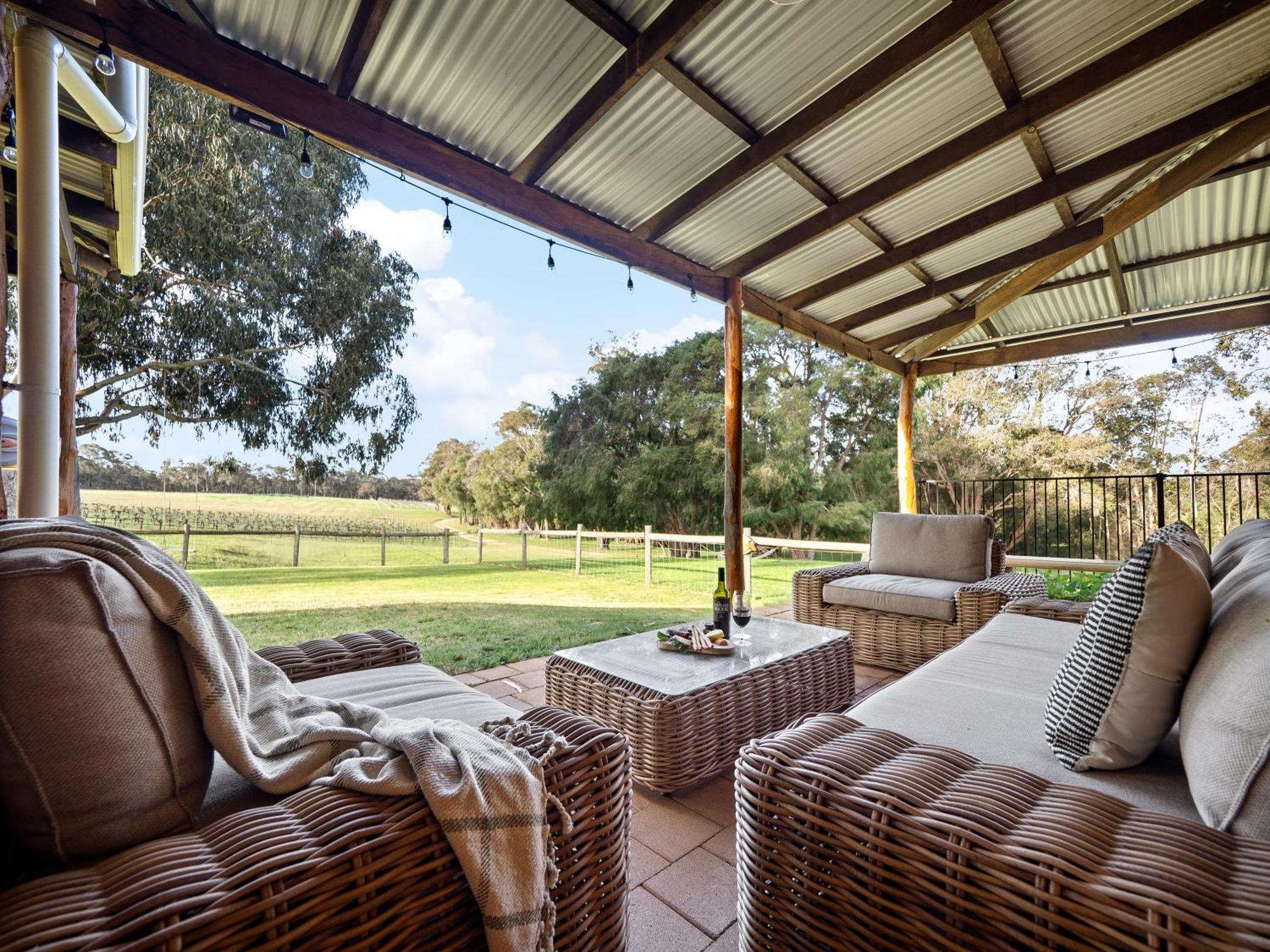Island Brook Estate Vineyard And Chalets Yelverton Εξωτερικό φωτογραφία